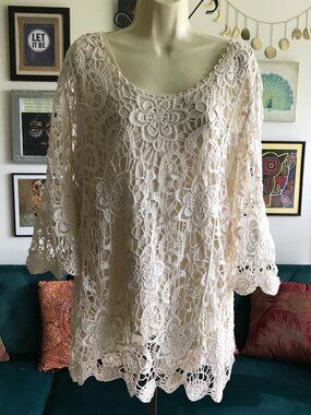 Christopher & Banks size XL Cream Lace 3/4 Sleeve Tunic Top with Lining